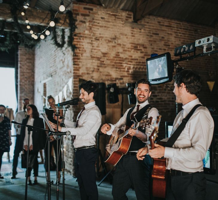 Wedding Band | Fishley Hall Rustic Barn Wedding | Darina Stoda Photography