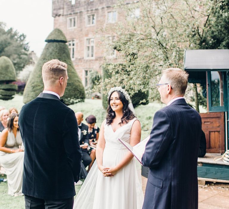 The Ceremony | Floral Crown by Green Wreath | Mrs Bowtie | Photography by Jessica Reeve.