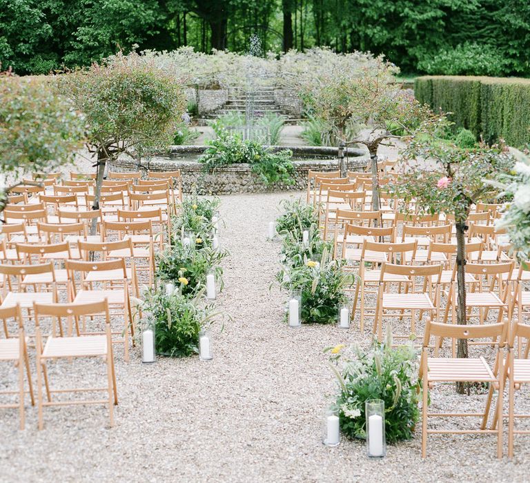 Aisle & Altar Style | Classic Green & White Outdoor Country Wedding at Voewood in Norfolk, Planned & Styled by Vanilla Rose Weddings & Events | Julie Michaelsen Photography