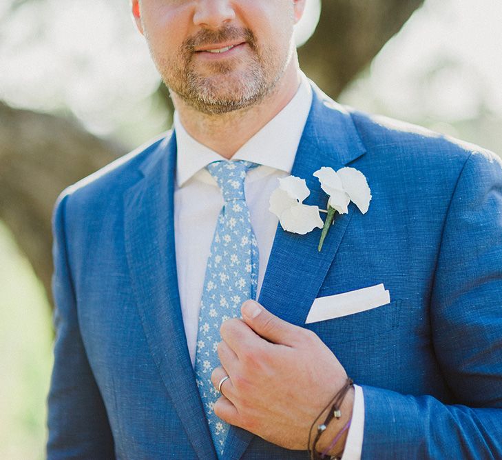 Groom in Light Blue Baldessarini Suit | Linda Nari Photography