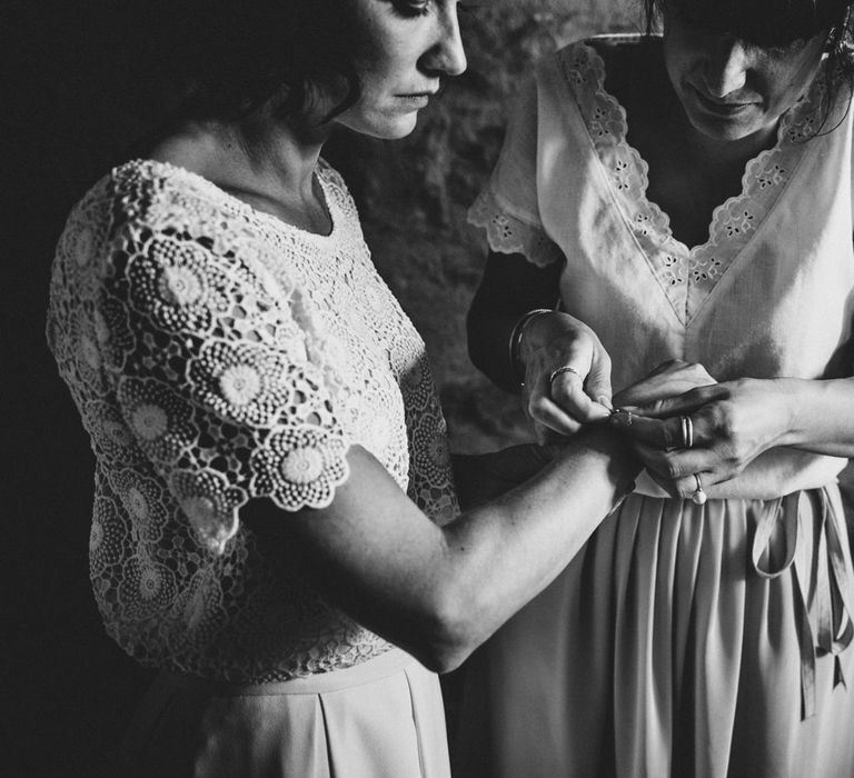 Wedding Morning Preparations | Chic Rustic French Wedding at Le Morimont Styled by Féelicité | Photography by Chloe