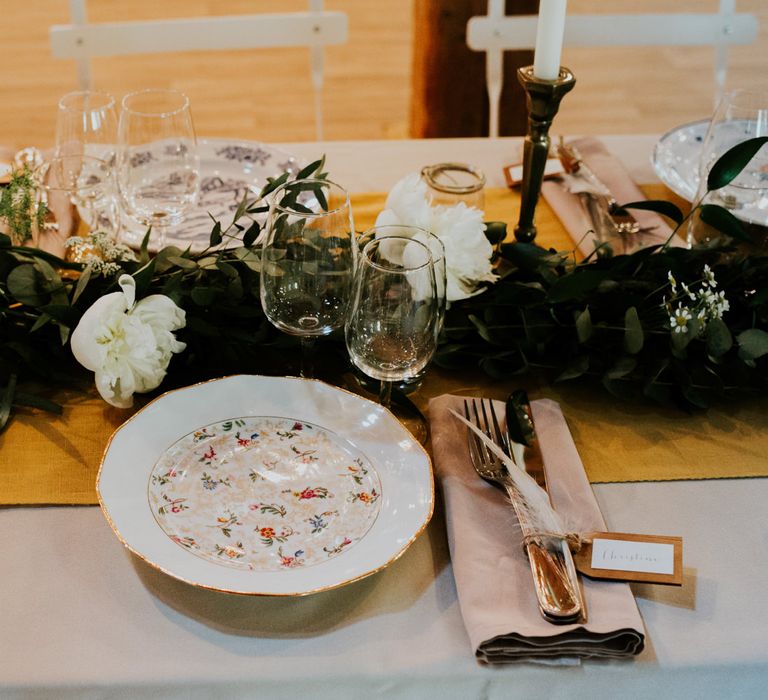 Rustic Place Setting | Chic Rustic French Wedding at Le Morimont Styled by Féelicité | Photography by Chloe