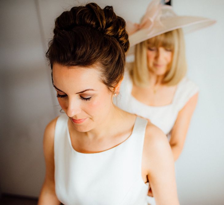 Getting Ready | Bridal Preparations | Bride in Pronovias Tami Wedding Dress | Michelle Wood Photography