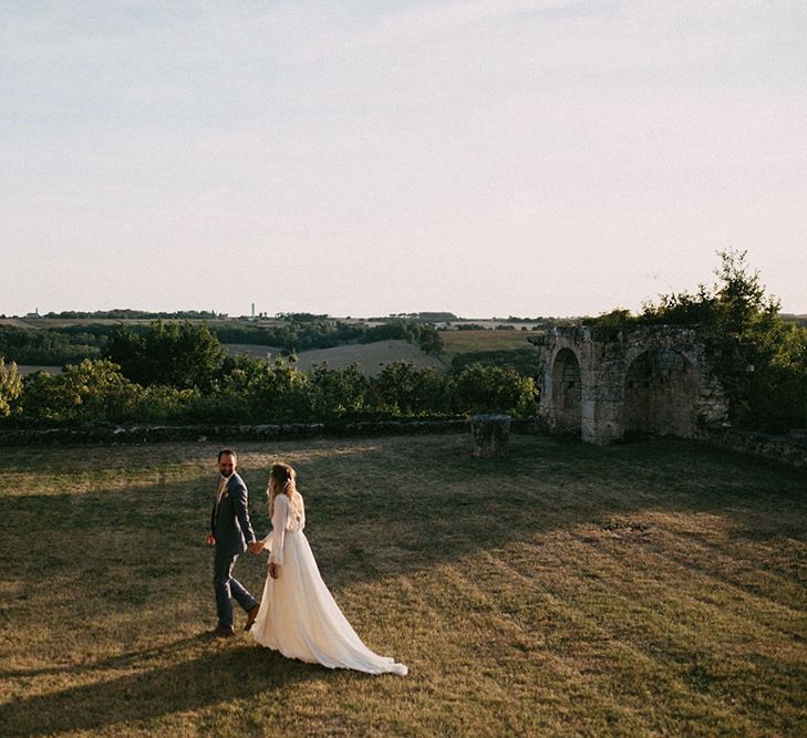 Country Wedding in French farmhouse. Photography by Marcos Sanchez with Bride in Leanne Marshall.