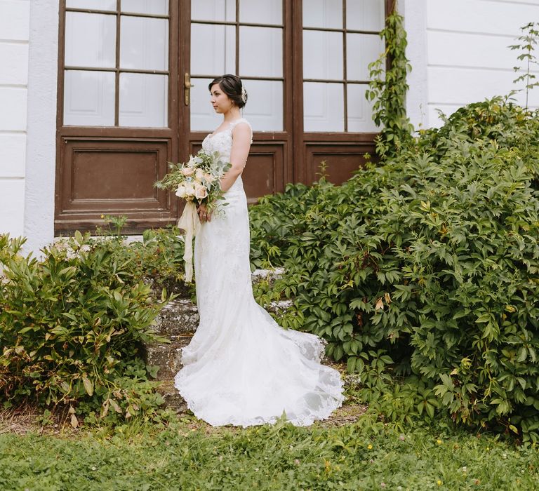 Bride in Brautmode Stern Wedding Dress