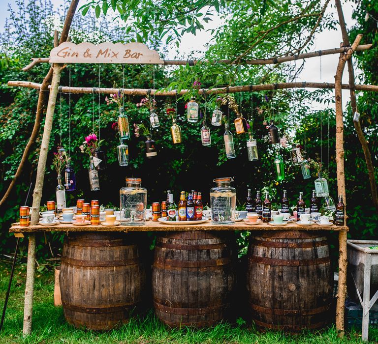 DIY Bar | Bright At Home Tipi Wedding | Barney Walters Photography