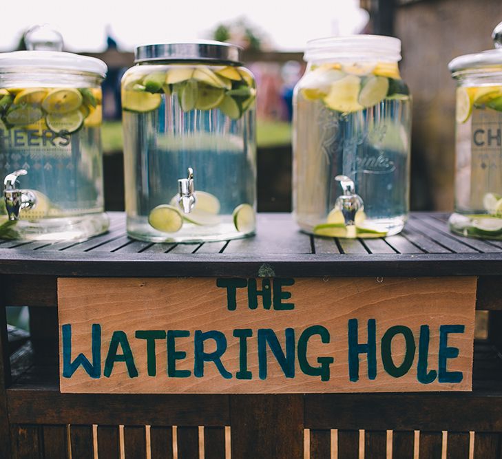 DIY Wedding Bar For Outdoor Summer Wedding // Image By Story + Colour