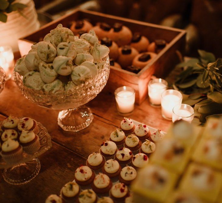 Stylish Dessert Table For Wedding Image By The Curries