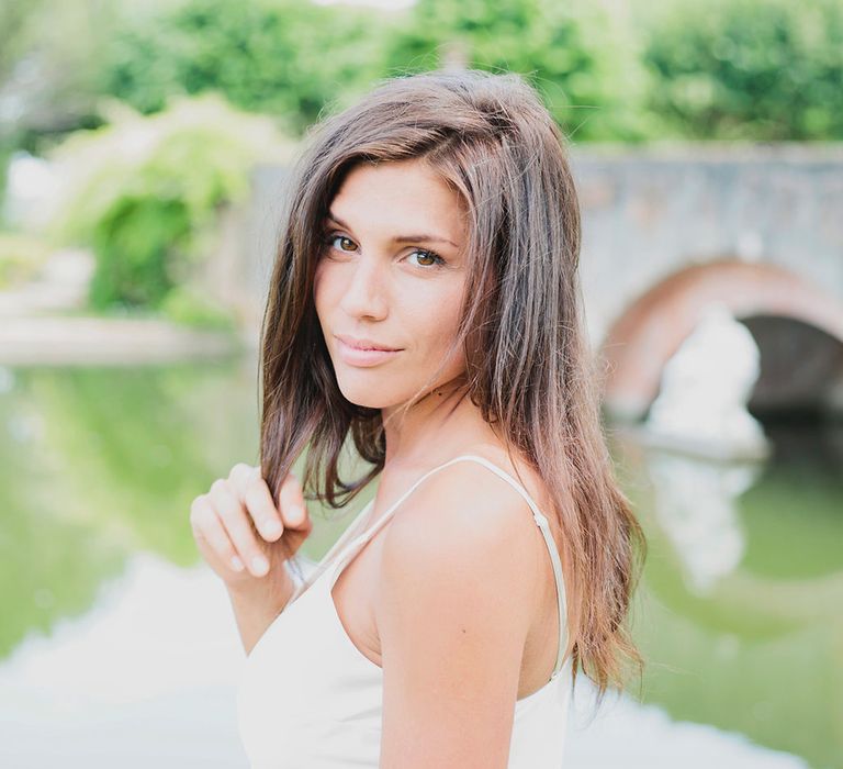 Bride in Charlie Brear | Greenery on the French Riviera | Purewhite Photography | D'amour et de deco Styling