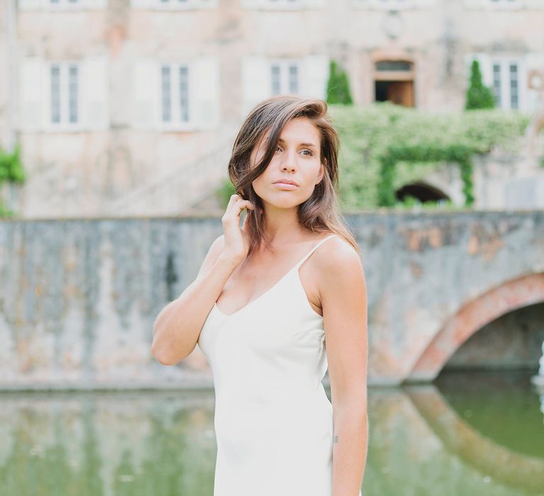 Bride in Charlie Brear Gown | Greenery on the French Riviera | Purewhite Photography | D'amour et de deco Styling