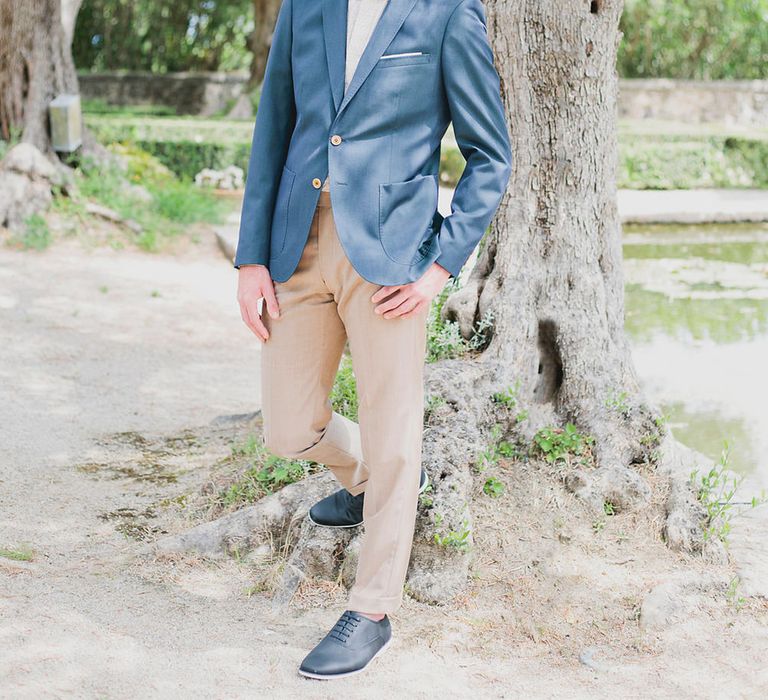 Groom in Navy Samson Suit Jacket & Beige Trousers | Greenery on the French Riviera | Purewhite Photography | D'amour et de deco Styling