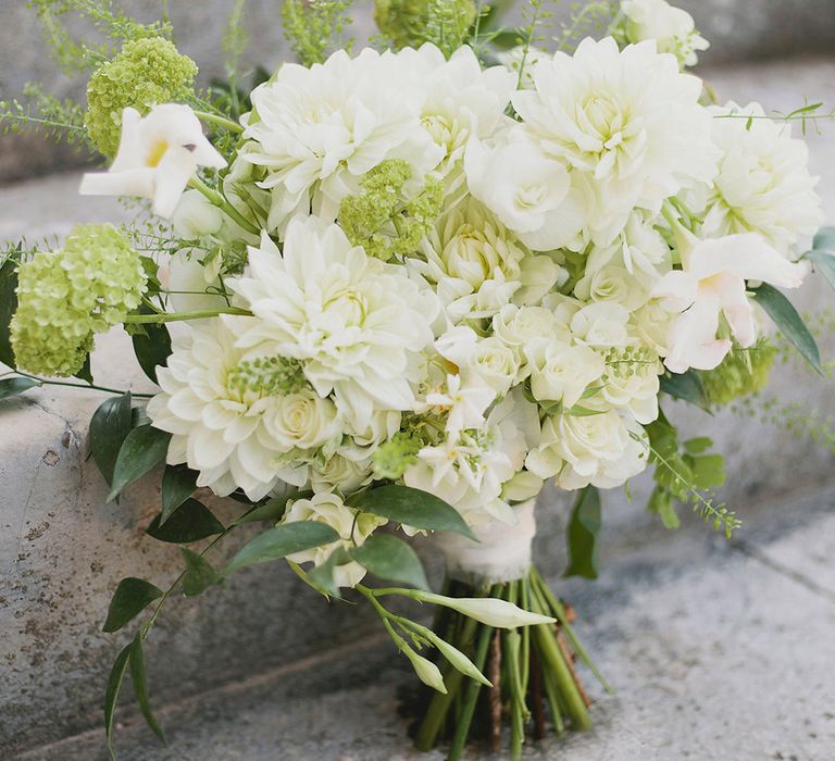 Pure White Bridal Bouquet | Greenery on the French Riviera | Purewhite Photography | D'amour et de deco Styling