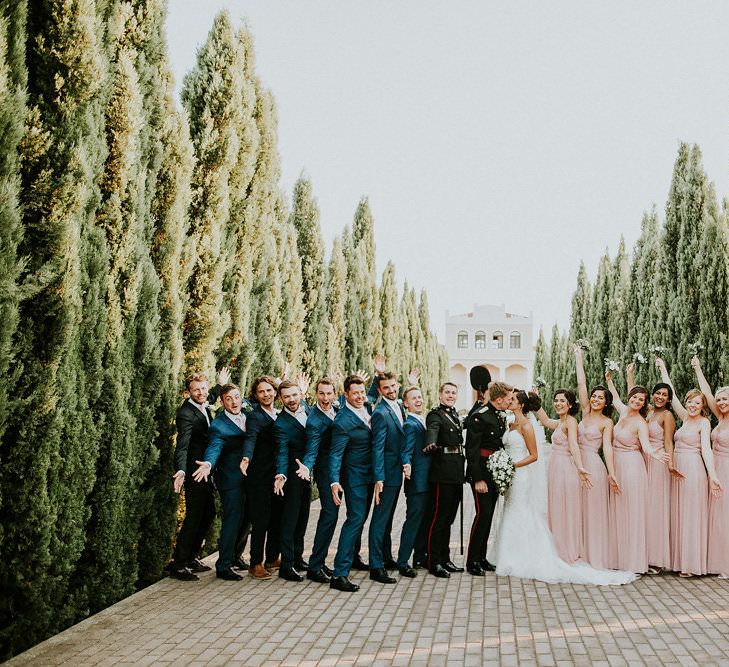 Alternative Wedding Group Shots // Image By Suzi Photography