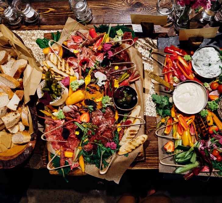 Sharing Platters | Urban Wedding at Village Underground, London | Marianne Chua Photography