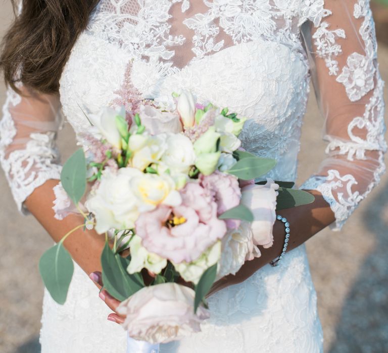 Bride in Lace Annasul Y Gown