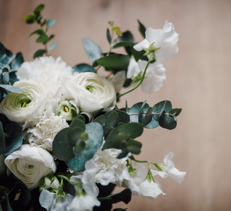 White Wedding Flowers | Paul & Nanda Photography