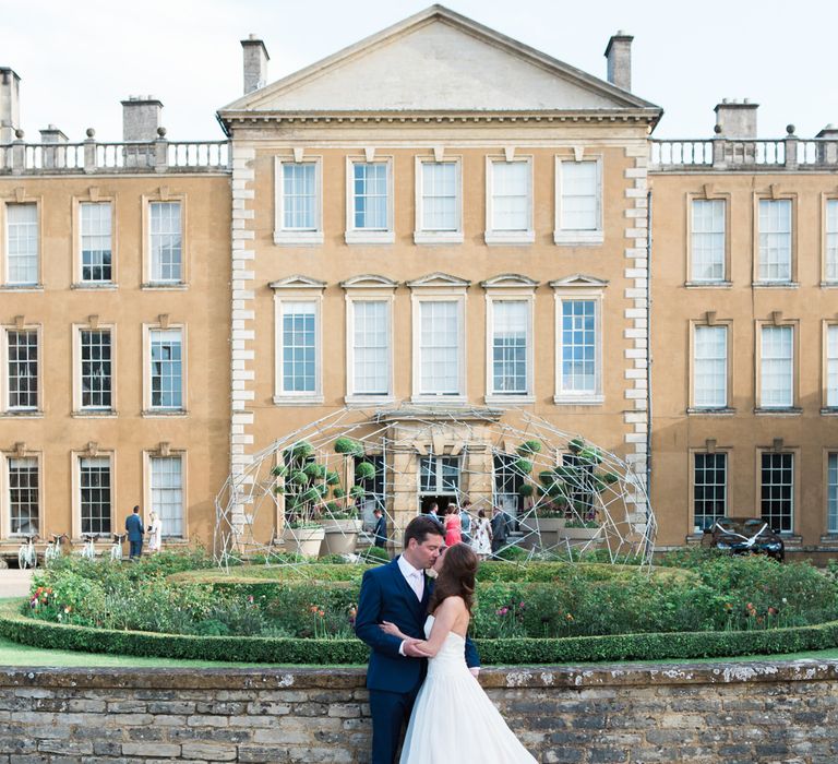 Elegant Blush Pink & White Wedding at Aynhoe Park in Oxfordshire | Lucy Davenport Photography