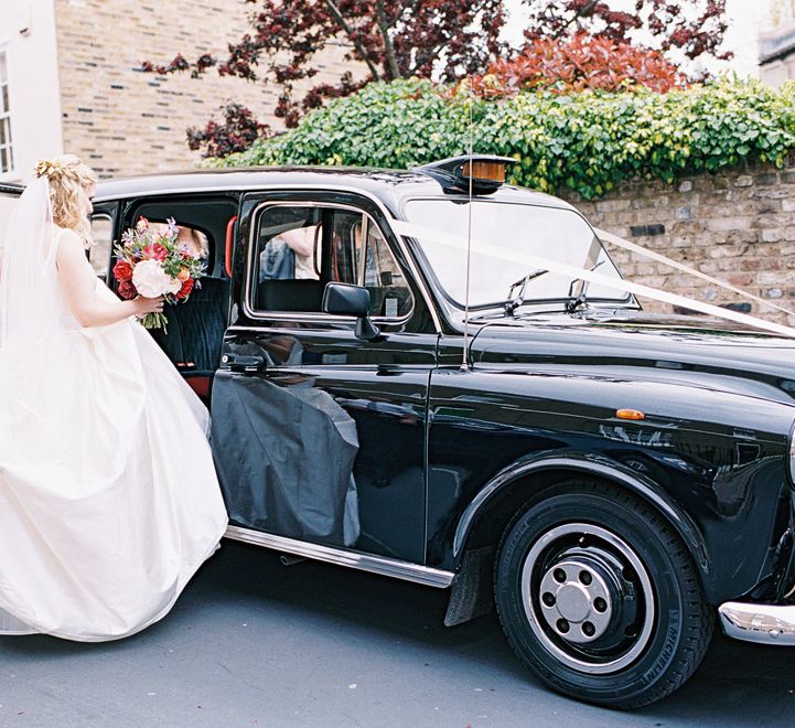 Bride in Sassi Holford Gown | Wedding Car | Classic Wedding at Trafalgar Tavern, Greenwich, London | Ann-Kathrin Koch Photography