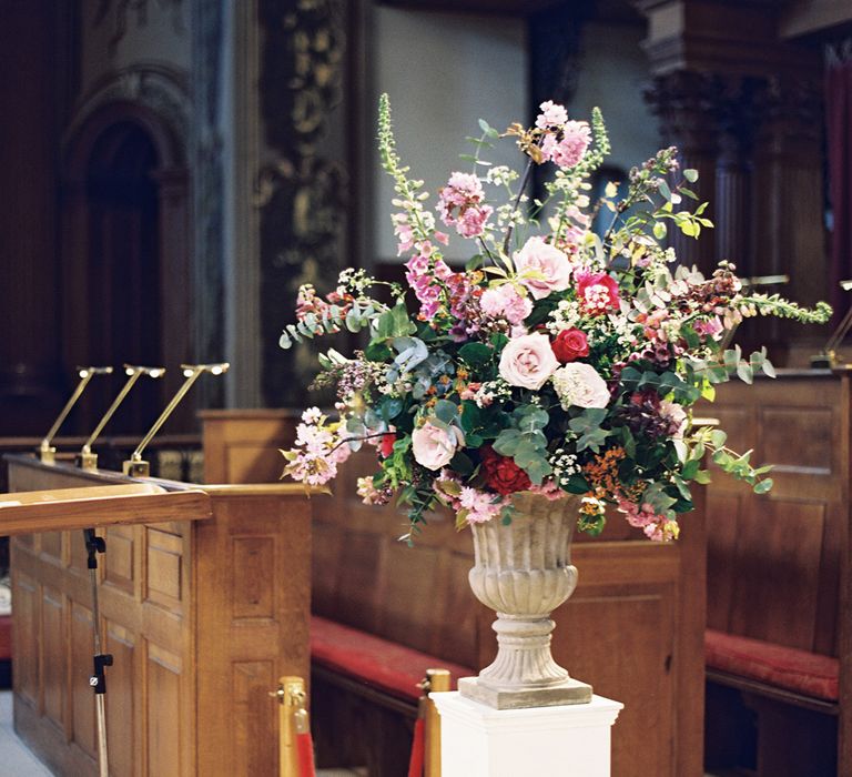 Floral Arrangement | St Alfege Church Wedding Ceremony | Classic Wedding at Trafalgar Tavern, Greenwich, London | Ann-Kathrin Koch Photography