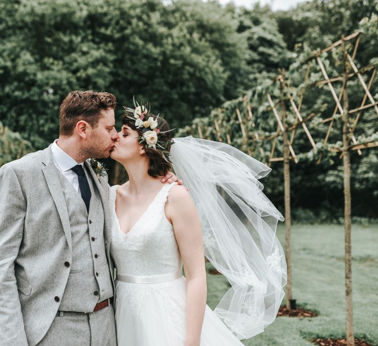 Hazel Gap Barn Wedding Mrs Umbels Flowers High Street Wedding Party Pear & Bear Photography