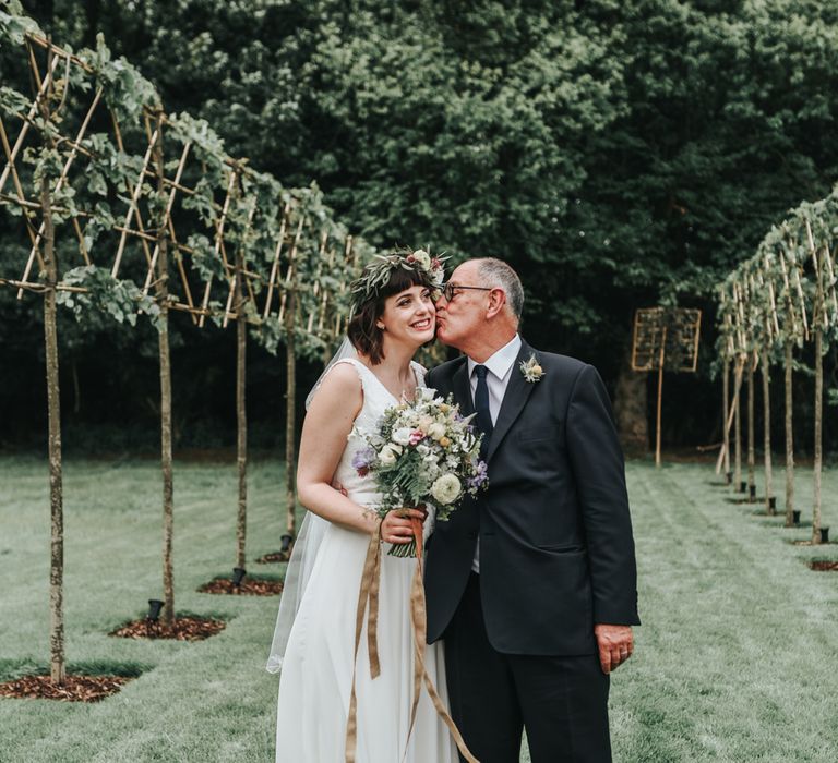 Bride With Rustic Bouquet & Flower Crown