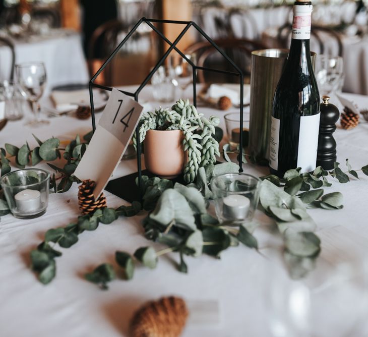 Hazel Gap Barn Wedding Mrs Umbels Flowers High Street Wedding Party Pear & Bear Photography