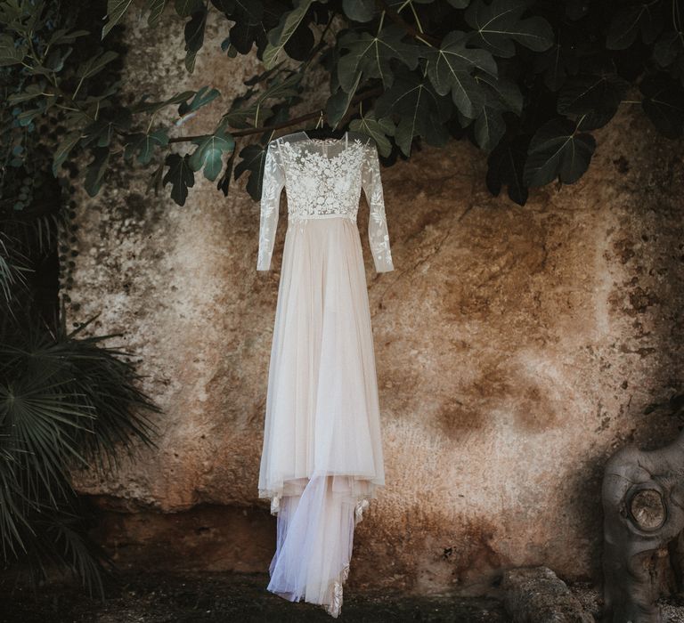 Romantic And Elegant Destination Wedding In Puglia Italy With Outdoor Ceremony And Reception With Bride In Hermione De Paula And Images From James Frost