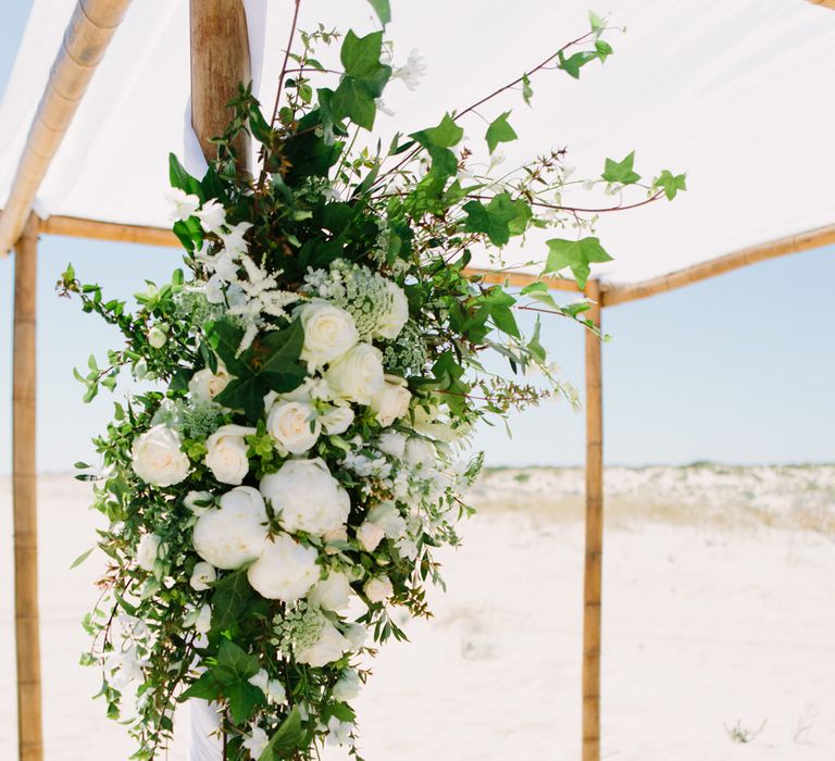 Altar Wedding Flowers | Jade Osborne Photography | The Amazing Rabbit Films