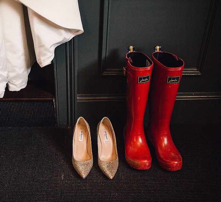 Stylish Autumnal Wedding At Stone Barn Cotwolds With Bride In Jesus Peiro