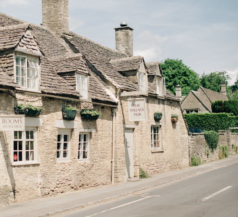 Outdoor Pastel Country Garden Wedding at Barnsley House in Cirencester | M and J Photography | Motion Farm Wedding Films