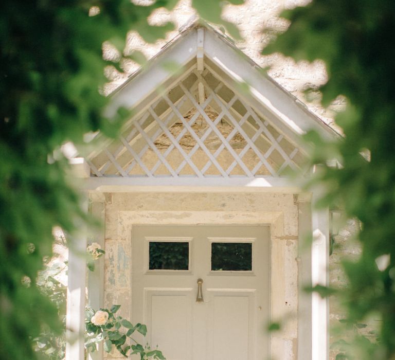 Outdoor Pastel Country Garden Wedding at Barnsley House in Cirencester | M and J Photography | Motion Farm Wedding Films