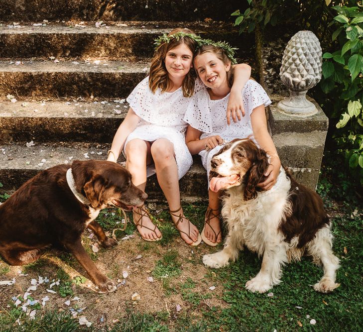 Perfect little bridesmaids.