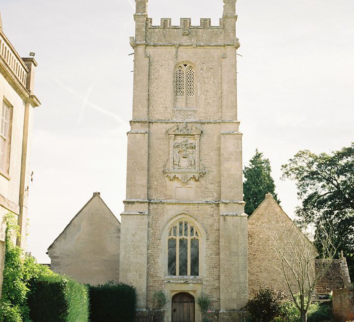 A Romantic Pastel Wedding at Dauntsey Park in the Wiltshire English Countryside | Imogen Xiana Photography