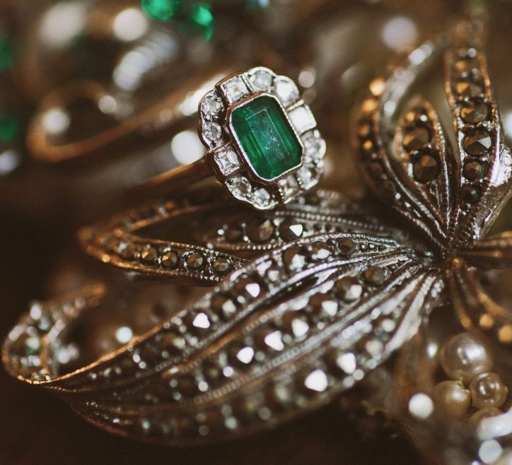 Vintage Emerald Wedding Accessories