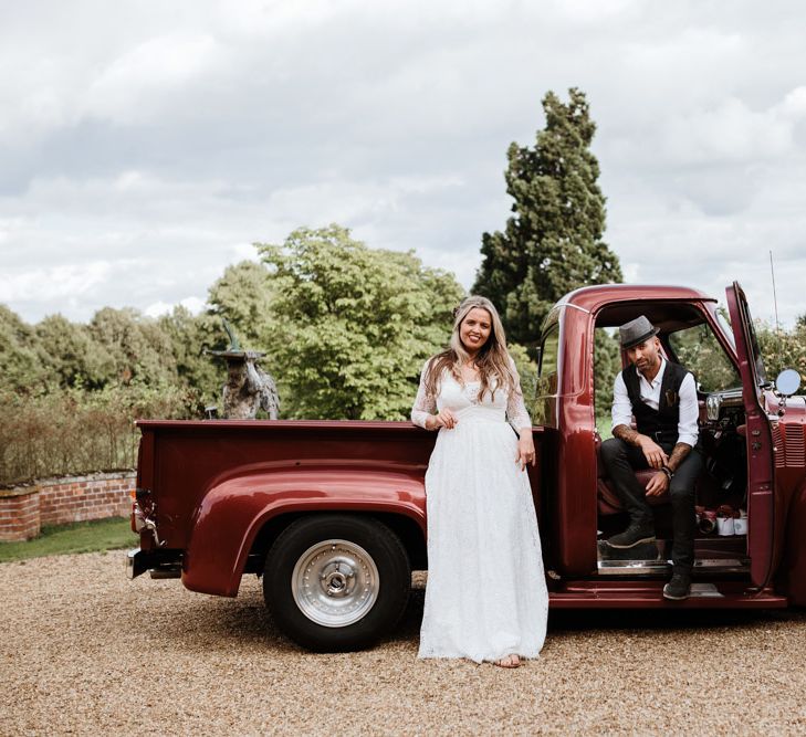 Retro Pick Up for Great Photos | Farmhouse at Redcoats | Green Antlers Photography