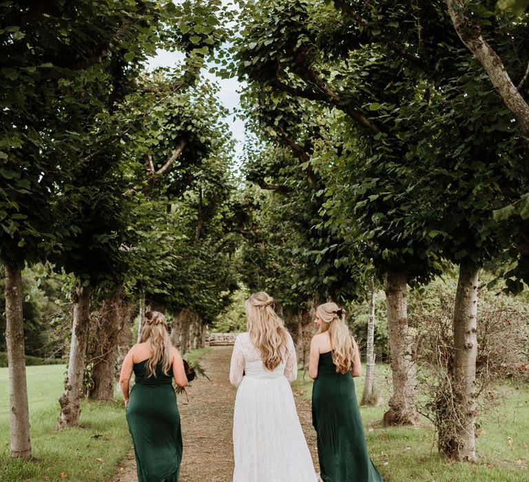 Beautiful Emerald Bridesmaid's with their Bride | Farmhouse at Redcoats | Green Antlers Photography