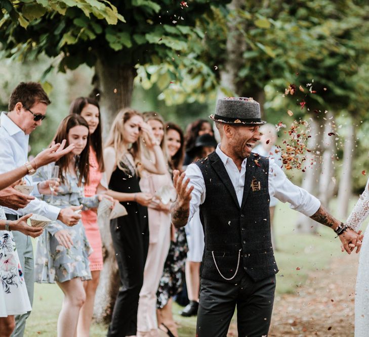 Outdoor Wedding Vibes | Farmhouse at Redcoats | Green Antlers Photography