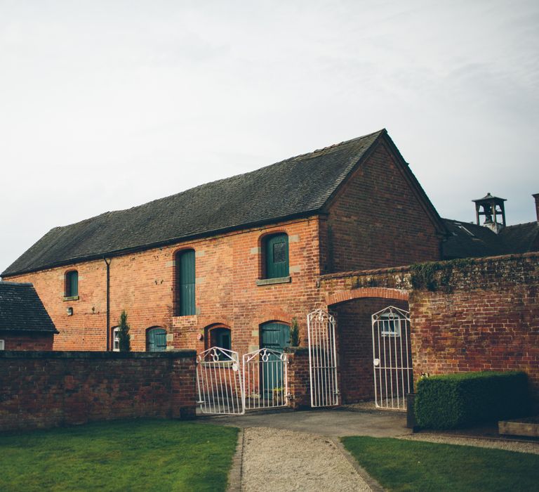 Vintage Inspired Wedding At Yeldersley Hall With Bride In Ronald Joyce And Styling By The Vintage House That Could Images By Roar Photography