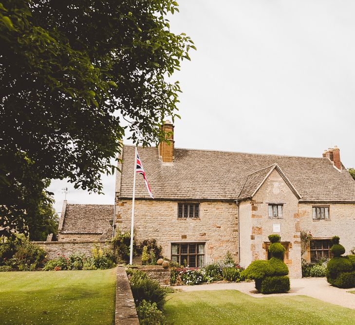 Outdoor Ceremony at Sulgrave Manor Northamptonshire | Nicola Casey Photography