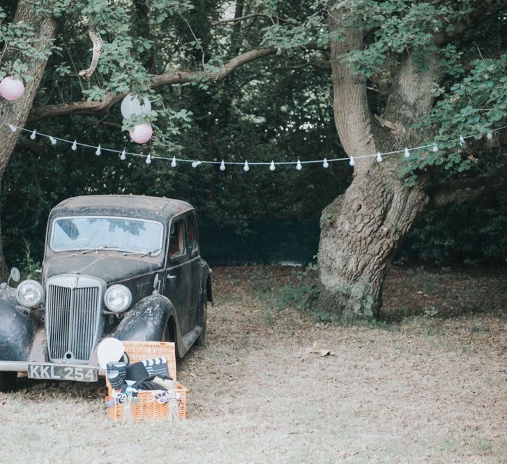 DIY Antique Car Photo Booth