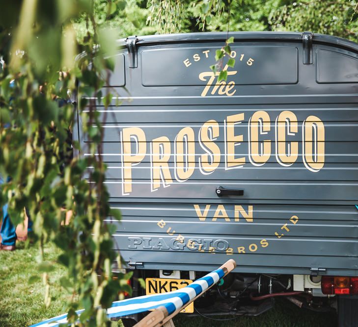 Bubble Bros. Prosecco Van | PapaKåta Sperry Tent at Chafford Park in Kent Countryside | Eve Dunlop Photography | Roost Film Co.