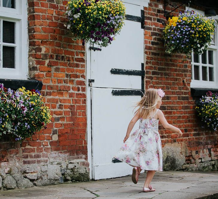 Cooling Castle Barn Wedding | Michelle Cordner Photography