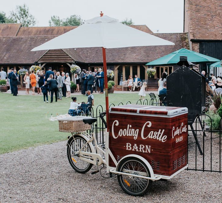 Cooling Castle Barn Wedding | Michelle Cordner Photography