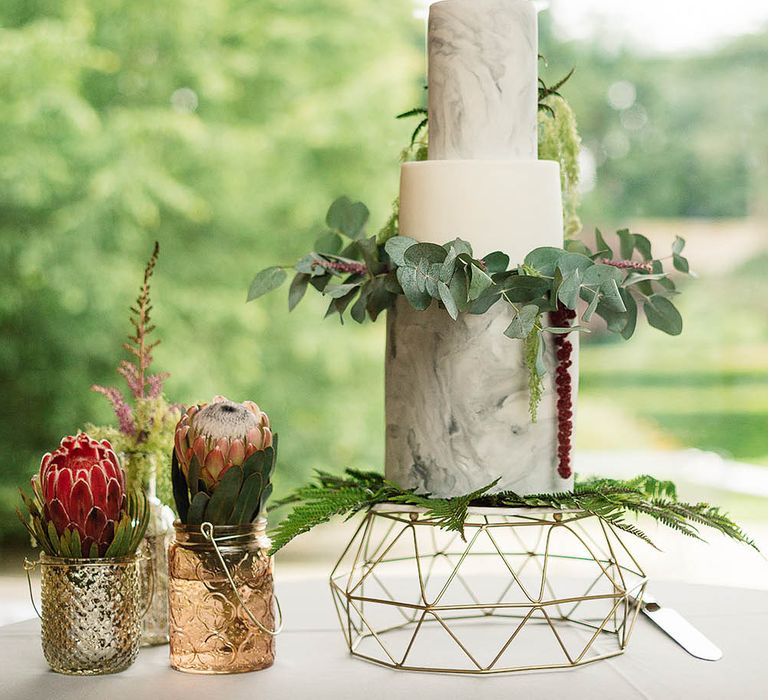 Marble Wedding Cake on Geometric Cake Stan