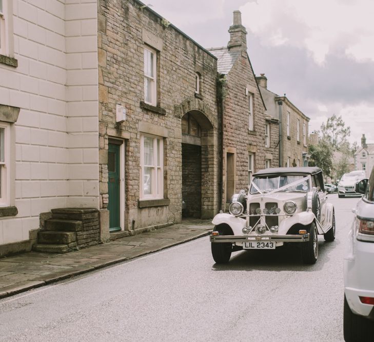 Transport | Owen House Wedding Barn | Image by Livi Edwards