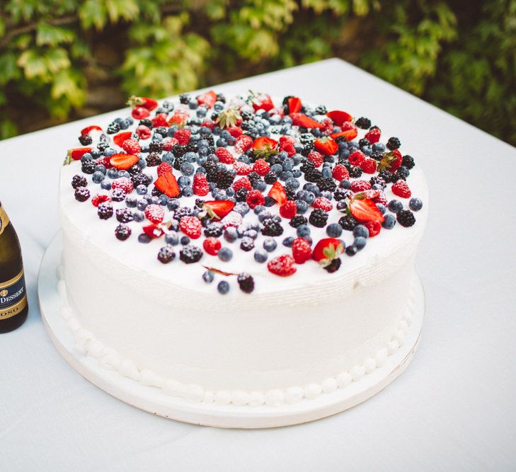 Wedding Cake | Outdoor Wedding at Borgo Bastia Creti in Italy | Paolo Ceritano Photography