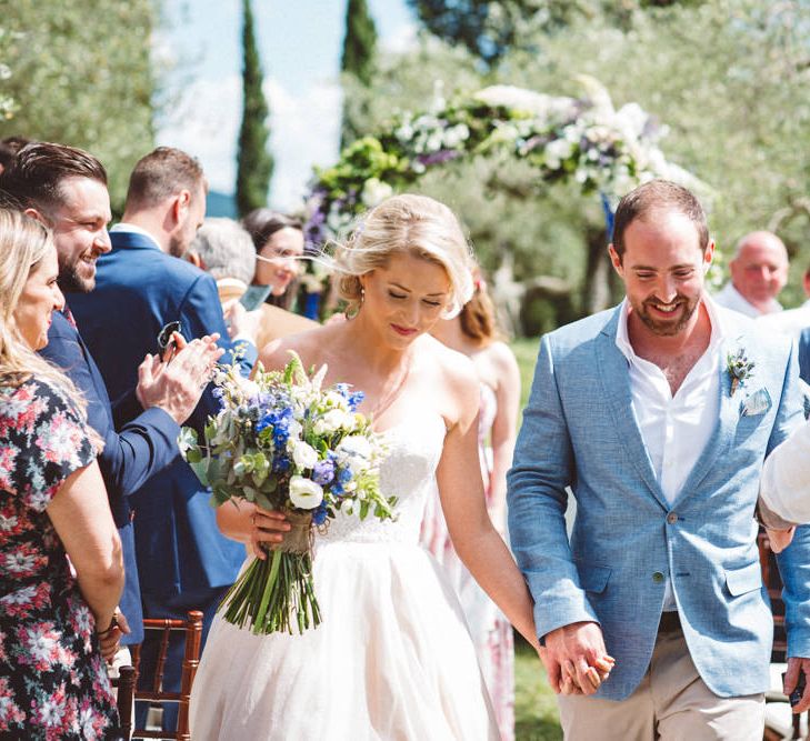 Confetti Exit | Wedding Ceremony | Outdoor Wedding at Borgo Bastia Creti in Italy | Paolo Ceritano Photography