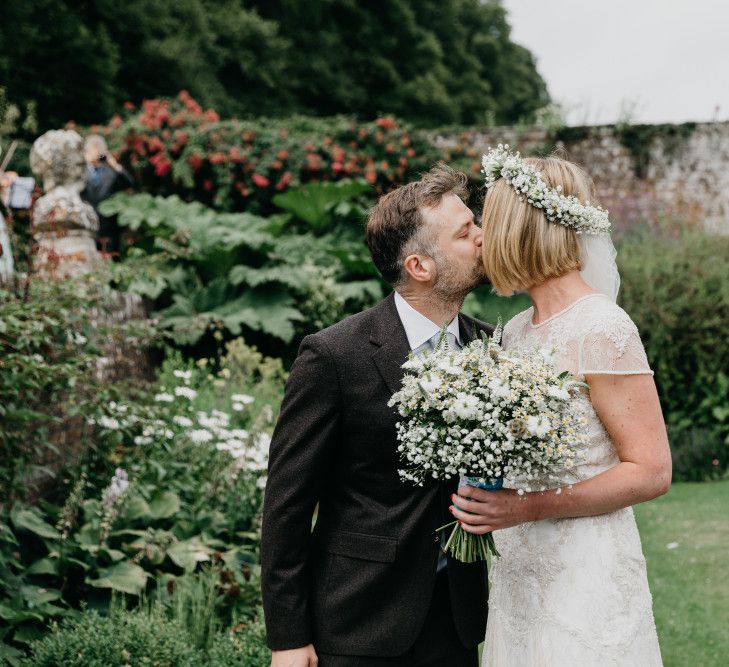 Bride With Daisy Crown For Wedding