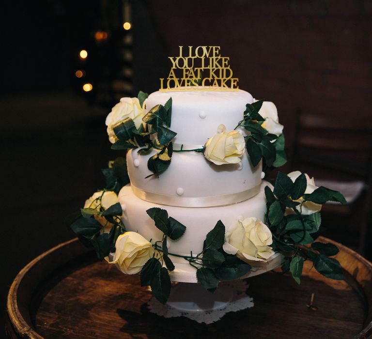 Classic Royal Icing Wedding Cake | Stylish London Wedding at Kachette | Eclection Photography