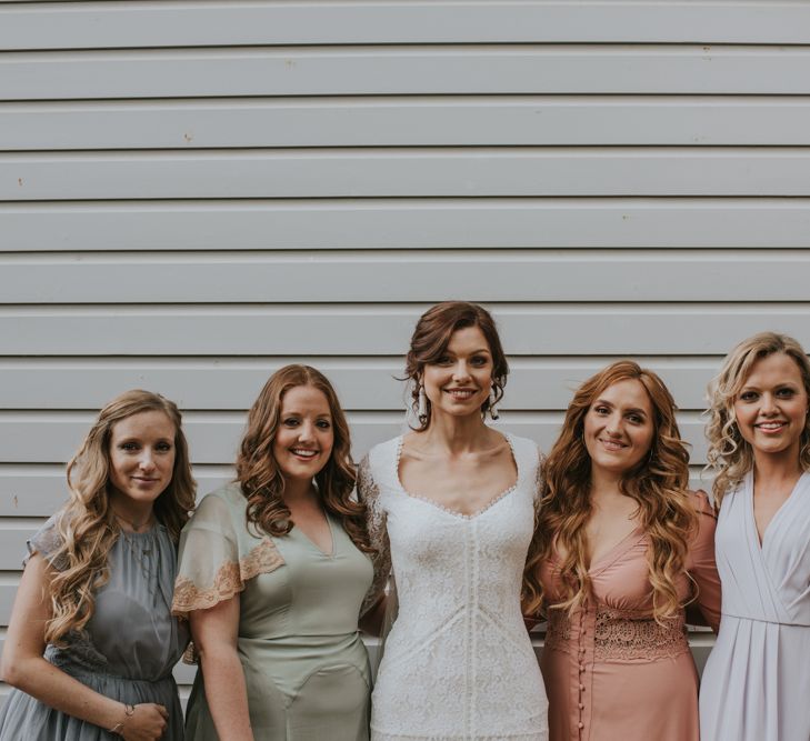 The bride and her bridesmaids | Image by Louise Scott